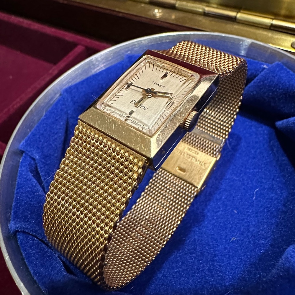 1960s Timex Electric Gold Women's Watch - Vintage - Picture 4 of 10